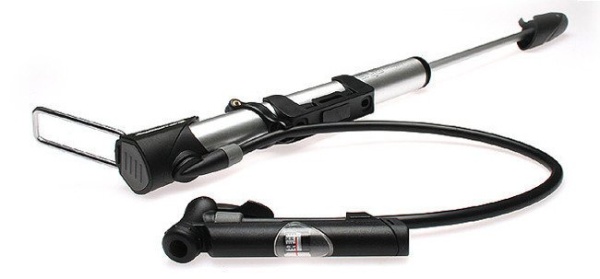 Насос Giyo GM-61 алюм. с маном. на гибком удлин шланге. универ. гол-ка, Т-ручка, с ножным упором