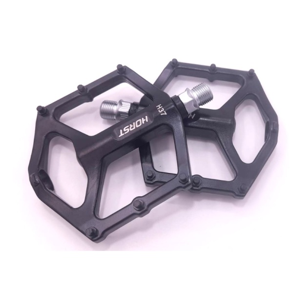 Педали Horst H37 широкие, ось Cr-Mo  с 1 герм. промподш.+1 DU. литой шип 105*100*17мм, 395 г черные