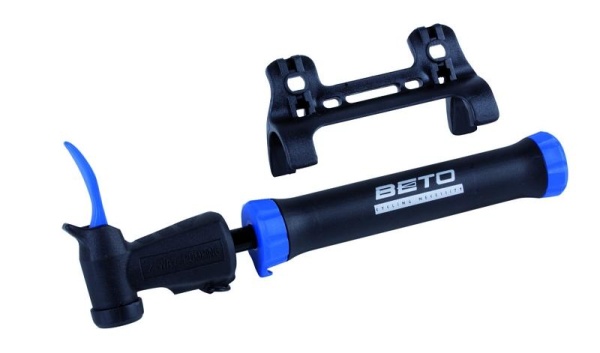 Насос Beto  пласт. двойн. действ. универс. гол-ка с иглой д/мяча черн.-синий