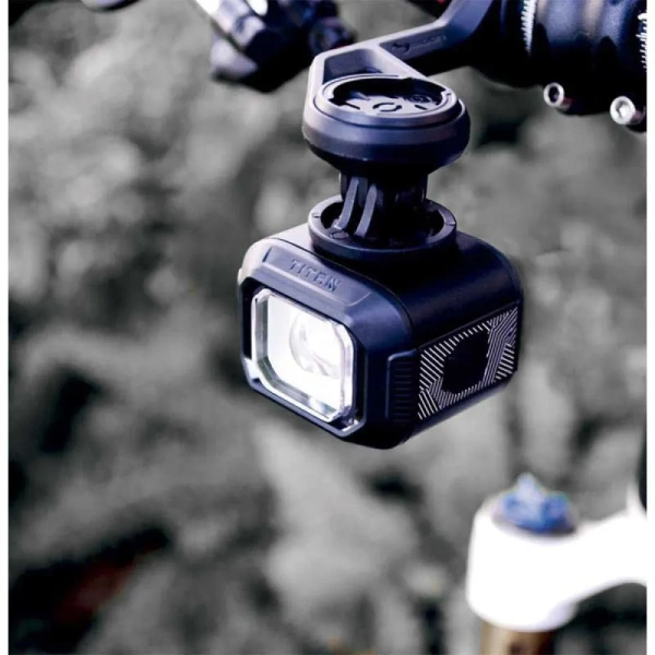 Фонарь передний Moon Titan mini 700 люмен, USB-C, В комплекте крепеж gopro garmin