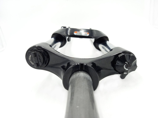 Вилка 26 OMEGA 26 TNL ход 120мм черная