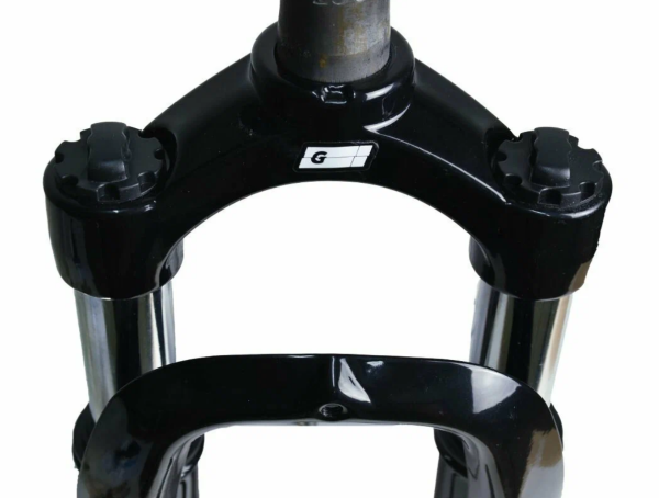 Вилка 26 GRINZ ES 245-2 26"*1.1\8" ход 60мм,пружина,предварительное сжатие,стальная,черная\бел